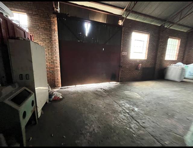 1,700M² WORKSHOP FOR SALE IN DAGGAFONTEIN